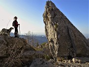 18 Il pendente torrione Gemelli baciato dal sole